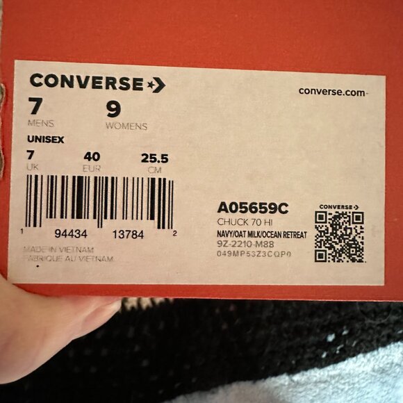 Converse High Tops NIB - Picture 8 of 11